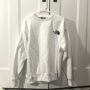 Men’s North Face crewneck in a size M
